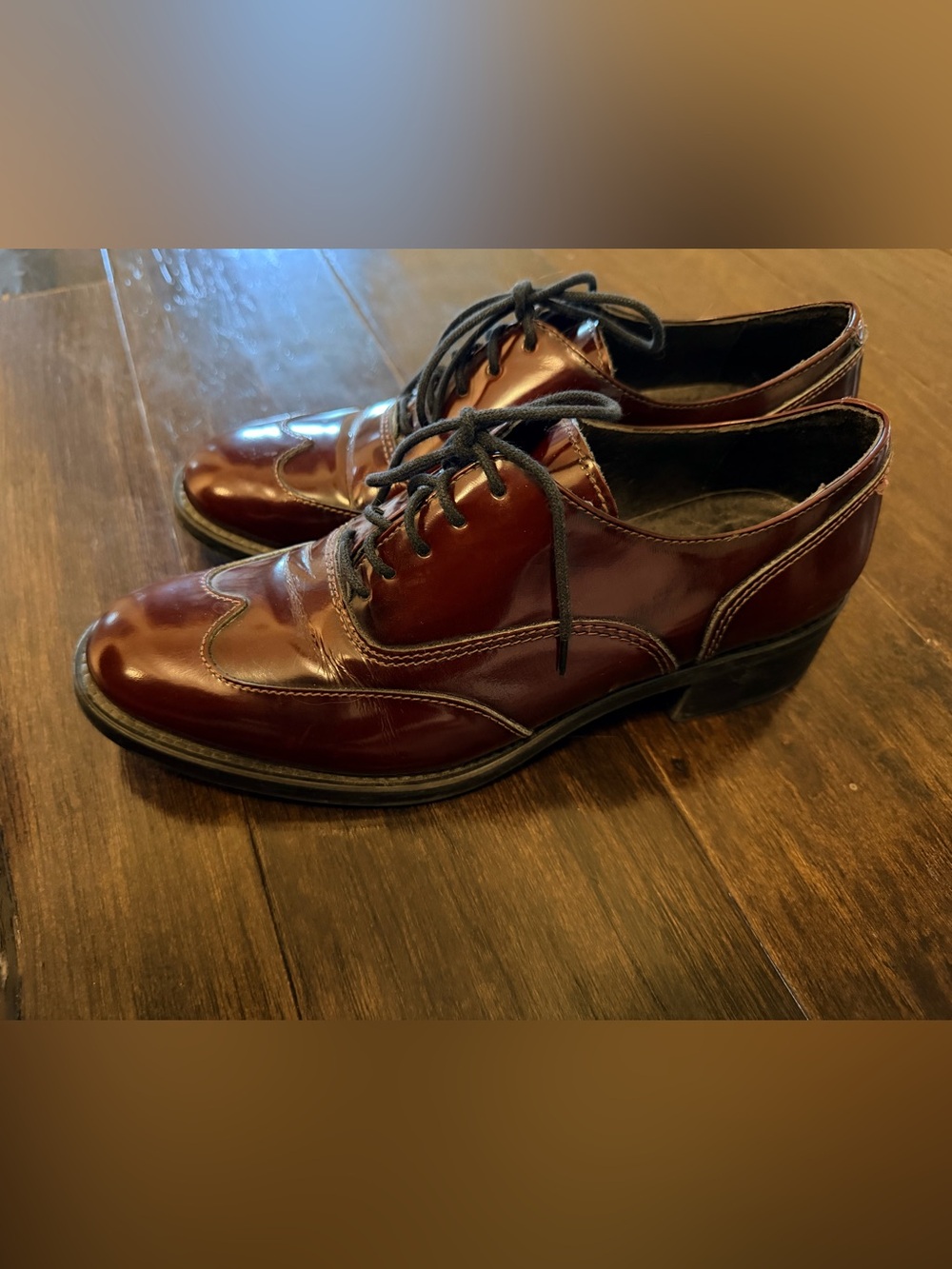 Boemos Women’s Classic Wingtip Leather Shoes - Made in Italy- Burgundy Size 6.